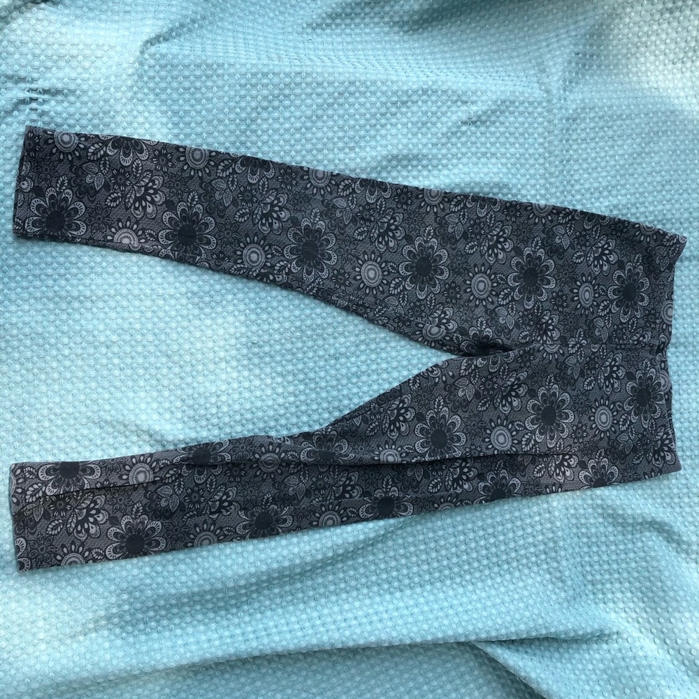 3/$10 Faded Glory Leggings